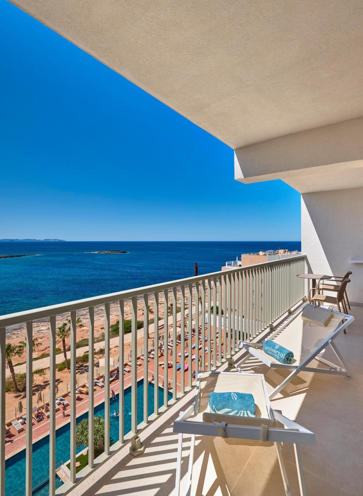 Suite Front Sea View (2 Adults + 2 Children)